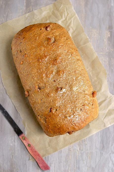 Bread with Oats, Maple Syrup & Walnuts