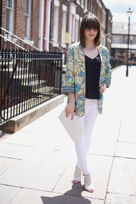 Hello Freckles Style Outfit Kimono M&S White Jeans