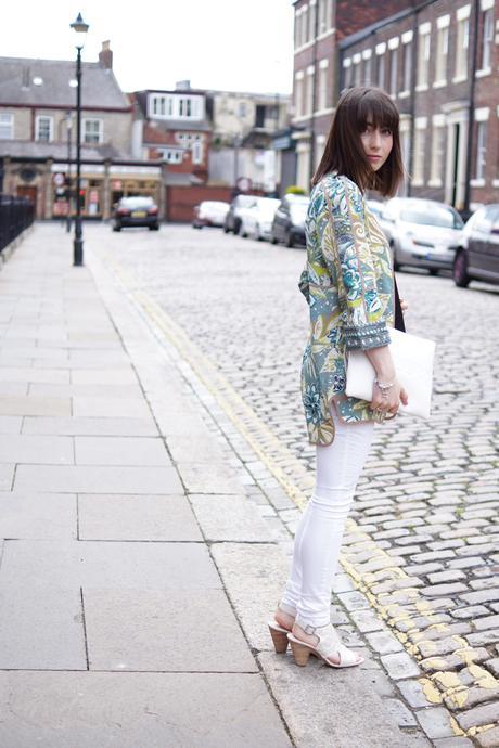 Hello Freckles Style Outfit Kimono M&S White Jeans