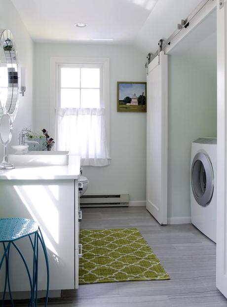 karen-swanson-bathroom-with-laundry