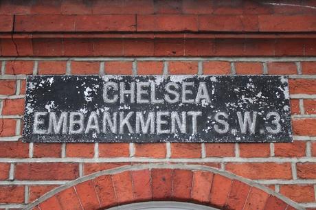 In & Around London: Antiquated West #London Street Signs