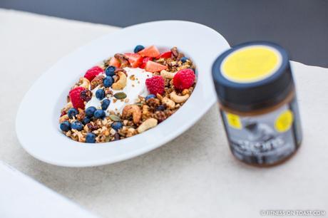 Fitness On Toast Faya Blog Girl Healthy Recipe Granola Quinoa Steens Manuka Honey UMF-6