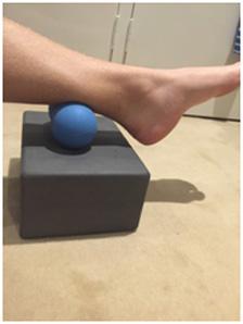 self massage of the calf1 Self Massage And Myofascial Release For Ultra Athletes