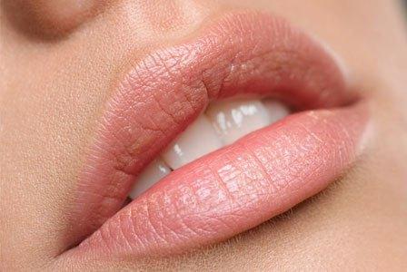 Click on the photo to visit aroundmakeup.com to learn more about getting these gorgeous kissable lips!