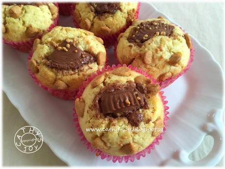 Reese's Peanut Butter Centered Cupcakes