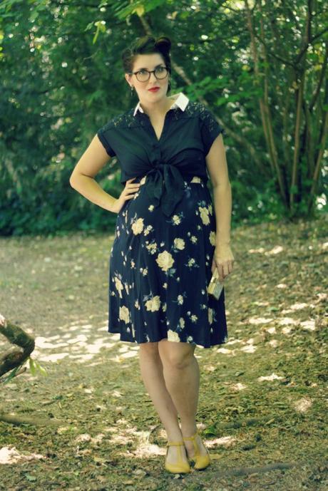 Maternity Style: victory rolls and a vintage clutch | www.eccentricowl.com