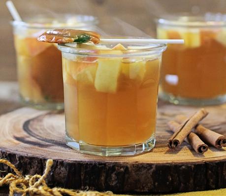 5 Hot Cocktail Drinks to Serve on Winter Weddings