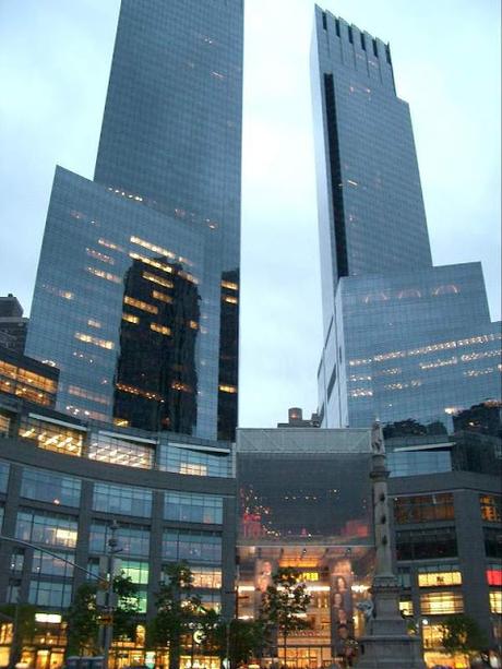 Russian financier Andrey Vavilov sells his penthouse in  Time Warner Center,