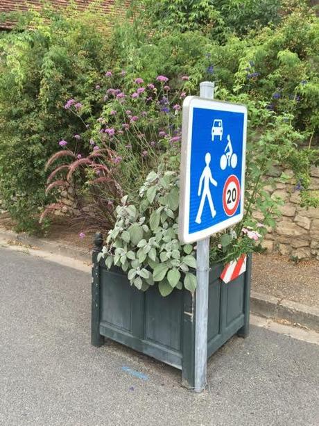 Even the traffic-calming is horticultural in Chedigny