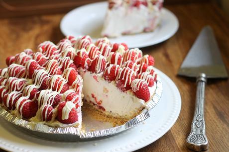 Raspberry White Chocolate Cheesecake Pie