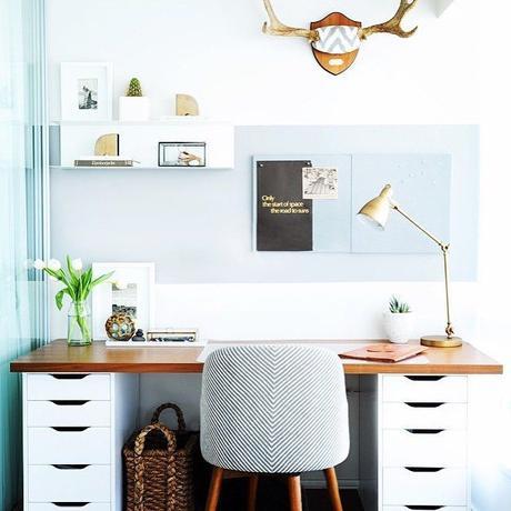 Love this little corner office from @shift_interiors design. ������