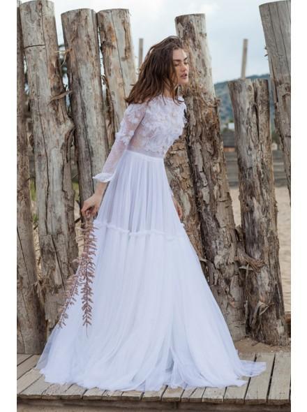 Perfect Gowns for an Outdoor Wedding