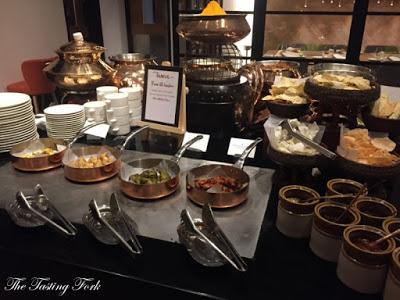 Dinner Buffet at Tamra, Shangri-La, Ashoka Road: Mouthwatering Fare!