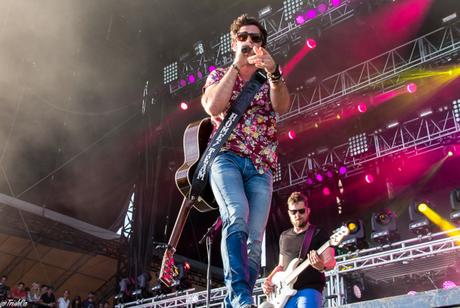 Thomas Rhett Boots and Hearts -3521