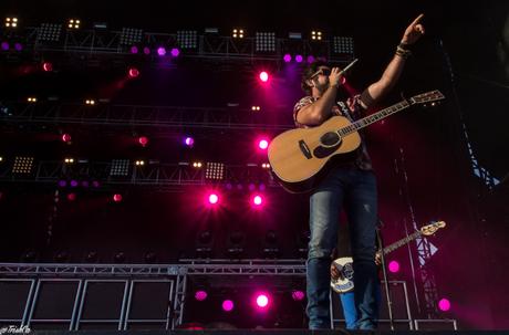 Thomas Rhett Boots and Hearts -3492