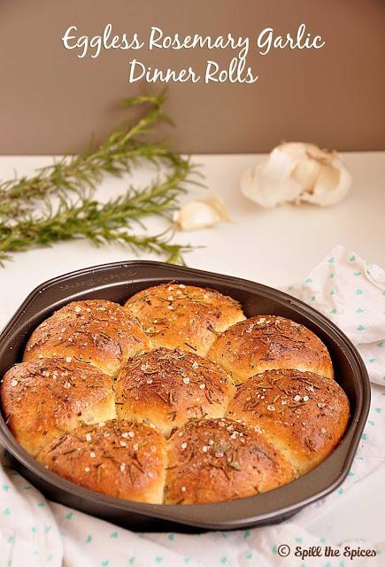 Eggless Rosemary Garlic Dinner Rolls #BreadBakers