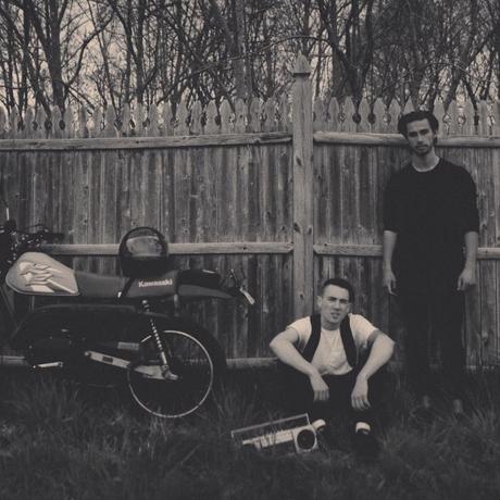 Enjoy a Fresh Tune from t e e n e n d e r [Stream]