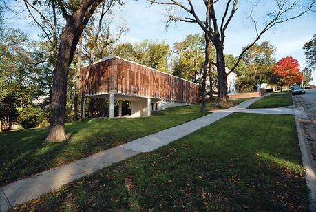 Modern facade with slatted Cumaru wood screen