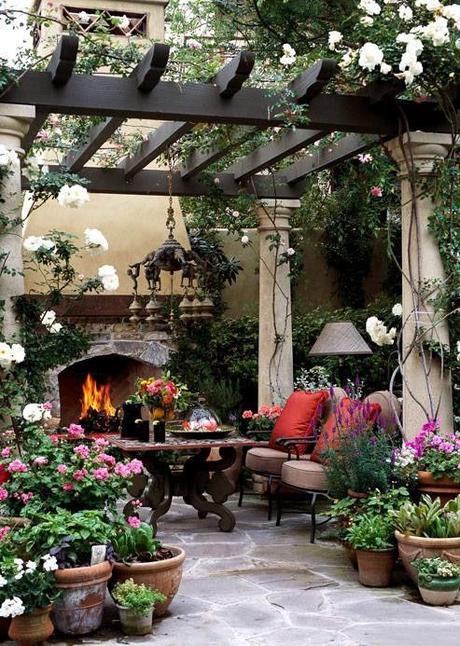 outdoor eating area with pergola