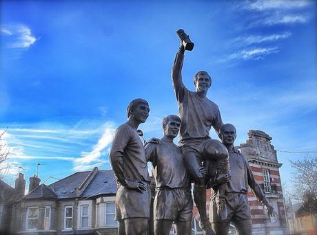 Come On You Irons! #WestHam Moving House @whufc-official Come On You Irons! #WestHam Moving House @whufc-official