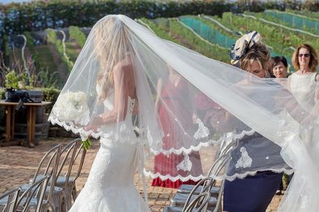 Dani & Matt. A Classically Beautiful Waiheke Wedding by Jessica Photography