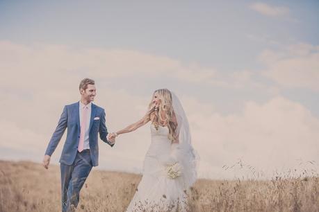 Dani & Matt. A Classically Beautiful Waiheke Wedding by Jessica Photography