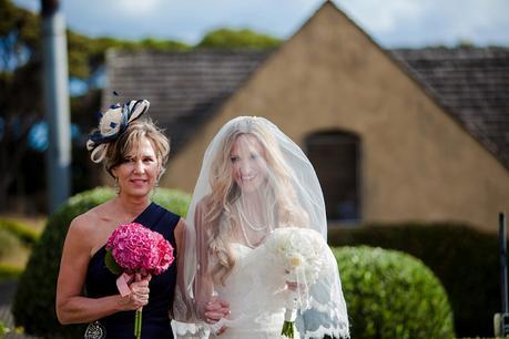 Dani & Matt. A Classically Beautiful Waiheke Wedding by Jessica Photography