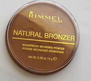 Drugstore Must Have: Review and Swatches of Rimmel's Natural Bronzer in Sun Light