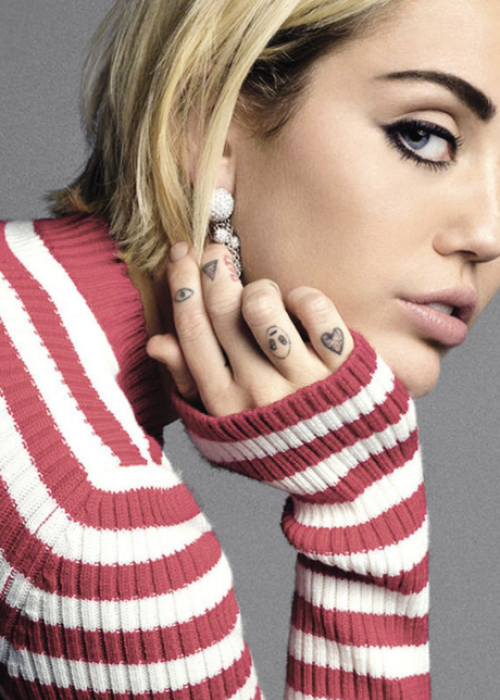 Miley Cyrus Set To Host SNL