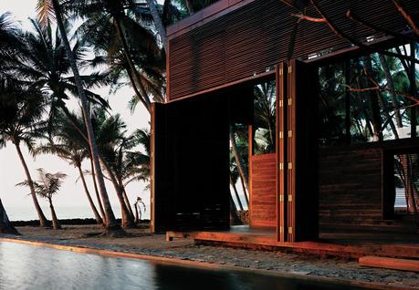 Modern vacation beach home in Nandgaon, India