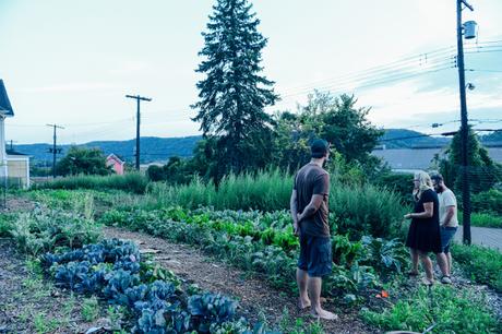 A Mint Themed Dinner on the Farm // www.WithTheGrains.com