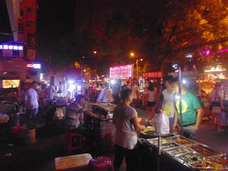 Lumo Road, Wuhan: After Hours!