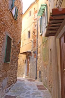 Tuscan Gems – Campiglia Marittima