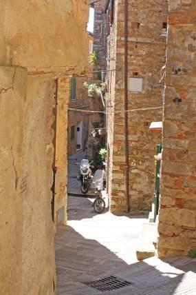 Tuscan Gems – Campiglia Marittima