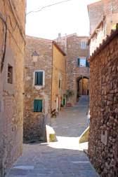 Tuscan Gems – Campiglia Marittima