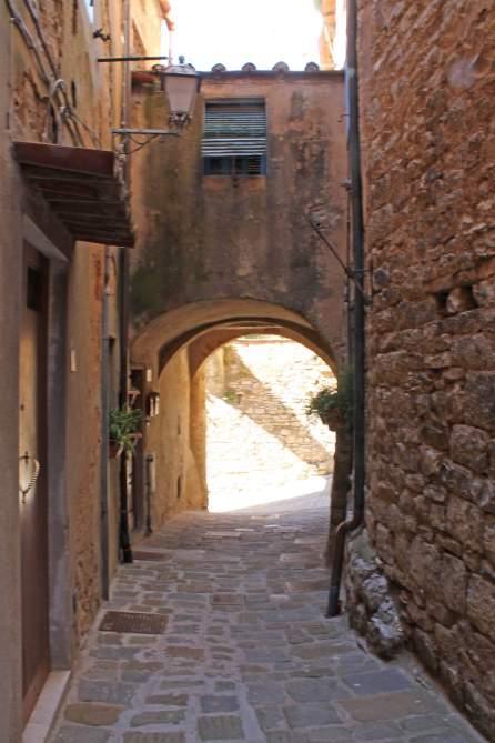 Tuscan Gems – Campiglia Marittima