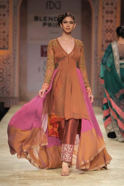 Bollywood Celebs Stylish Ways To Wear Kurti!