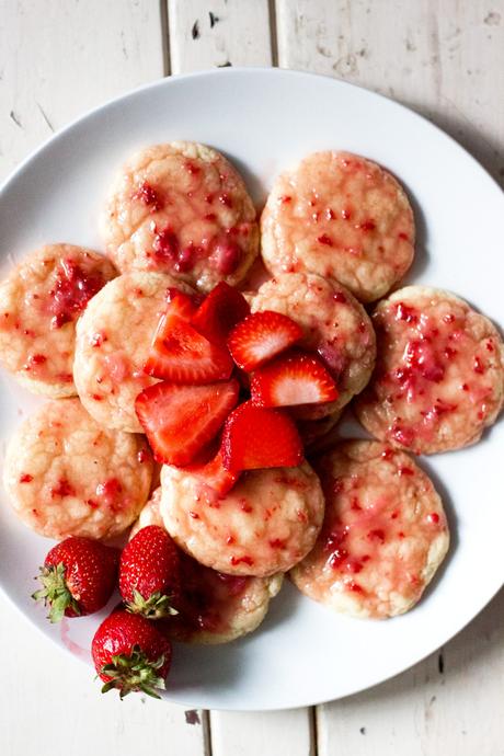 Strawberry Glaze Cake Mix Cookies// Pillsbury Purely Simple