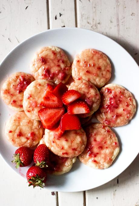 Strawberry Glaze Cake Mix Cookies// Pillsbury Purely Simple