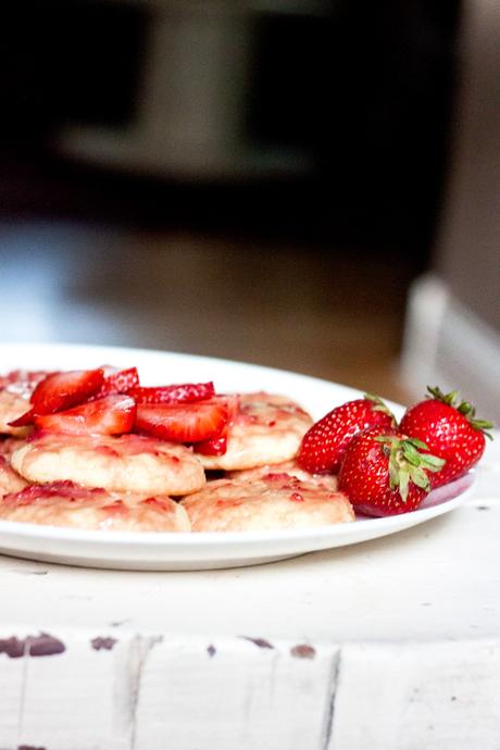 Strawberry Glaze Cake Mix Cookies// Pillsbury Purely Simple