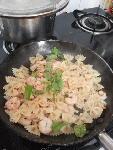 Prawns Pasta in Garlic and Celery Butter