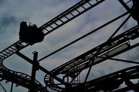 ride silhouette at Lightwater Valley