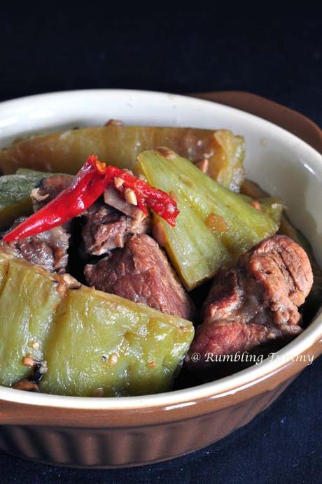 Braised black bean pork ribs with bittergourd 苦瓜黑豆焖排骨