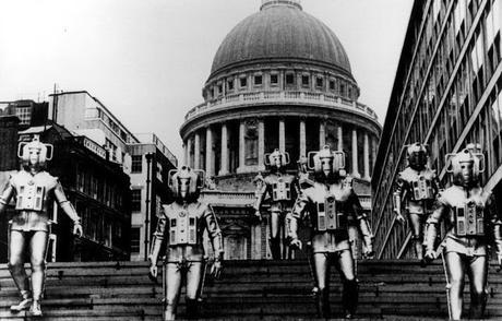 #London Walking Tour Attacked By Dalek!