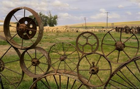 Uniontown Wheel Fence © 2015 Patty Hankins