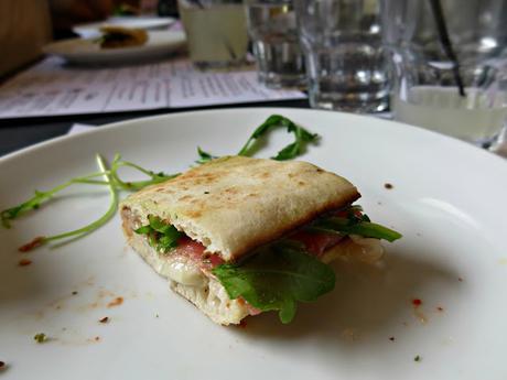 Bloggers lunch at Peter Pizzeria Bloggers lunch at Peter Pizzeria