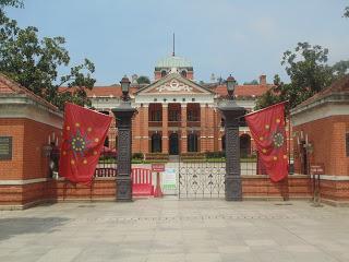 Welcome To Wuchang - Temples, Towers & Revolutions!