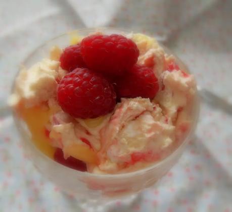 A deliciously simple Lemon and Raspberry Dessert