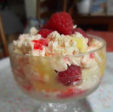 A deliciously simple Lemon and Raspberry Dessert