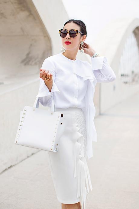 what to wear to diner en blanc, palmer harding pages top a/w 14, all white outfit, oscar de la renta jeweled drop earrings, stila beso lipstick